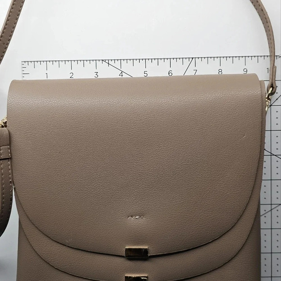 Crossbody - Picture 3 of 11